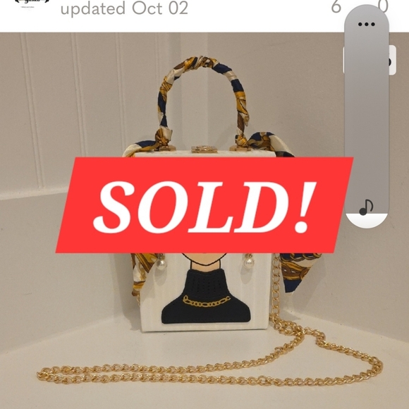 Handbags - Chic White and Gold Handbag with Fashion Illustration